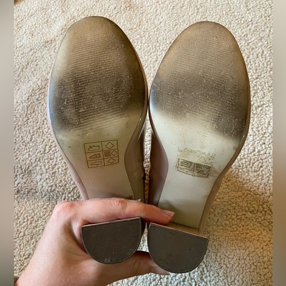 🌸 Call it Spring 🌸 patent nude chunky heels - Picture 3 of 12